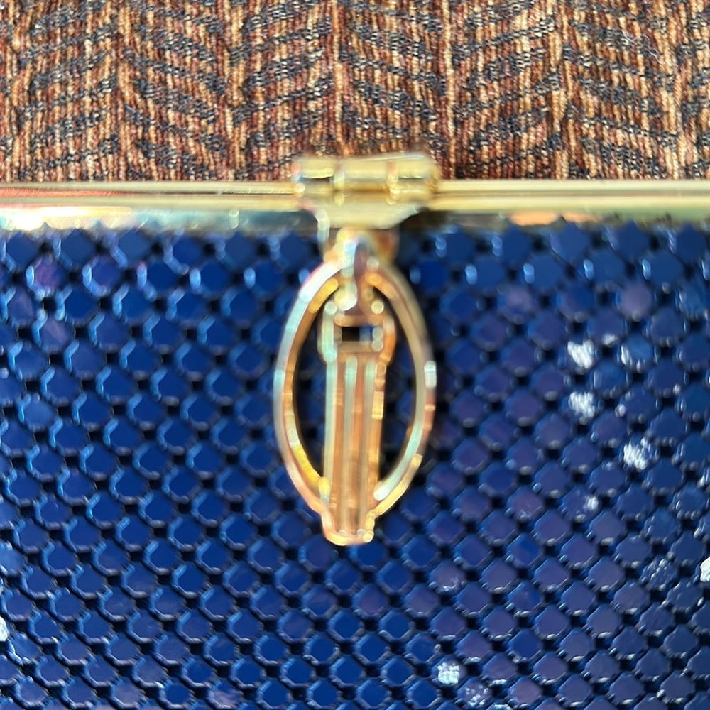 Blue chain mail clutch with optional chain strap in great shape - Picture 4 of 12